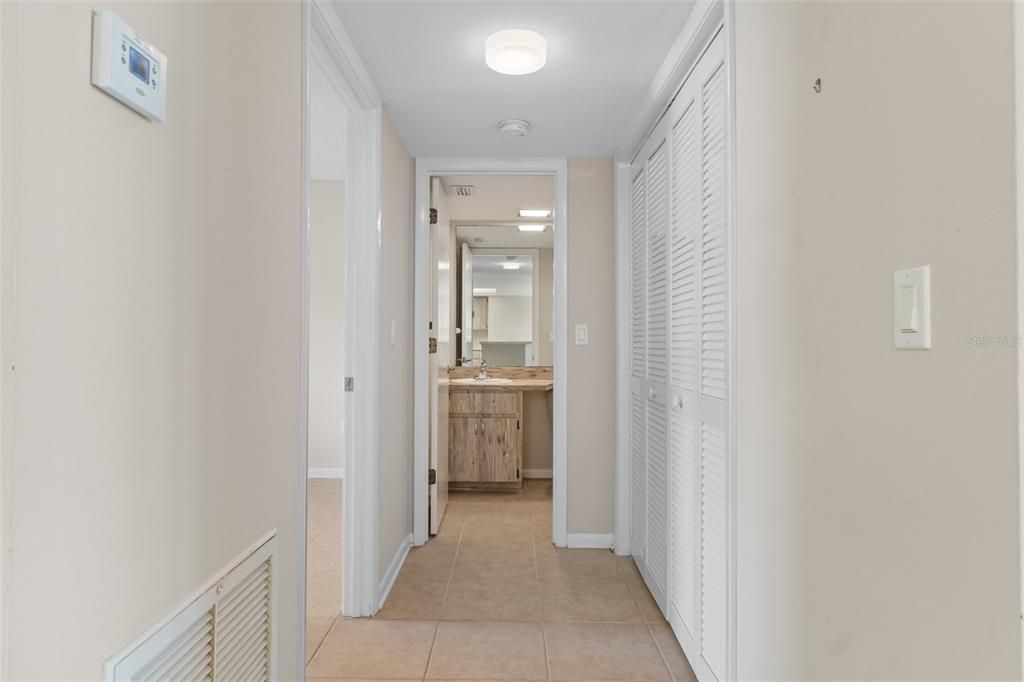 For Sale: $165,000 (2 beds, 2 baths, 1410 Square Feet)