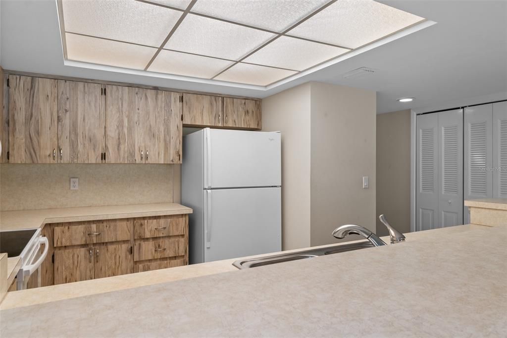 For Sale: $165,000 (2 beds, 2 baths, 1410 Square Feet)