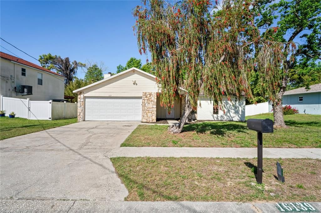 Recently Sold: $219,900 (3 beds, 2 baths, 1462 Square Feet)