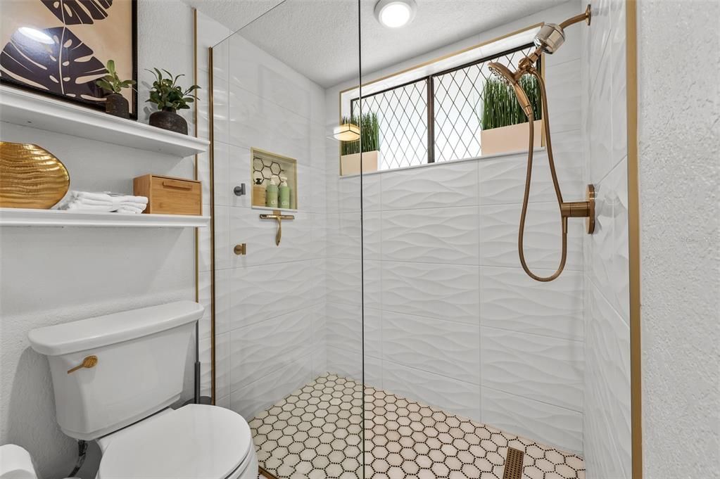 На продажу: $1,495,000 (5 спален, 3 ванн, 2083 Квадратных фут)