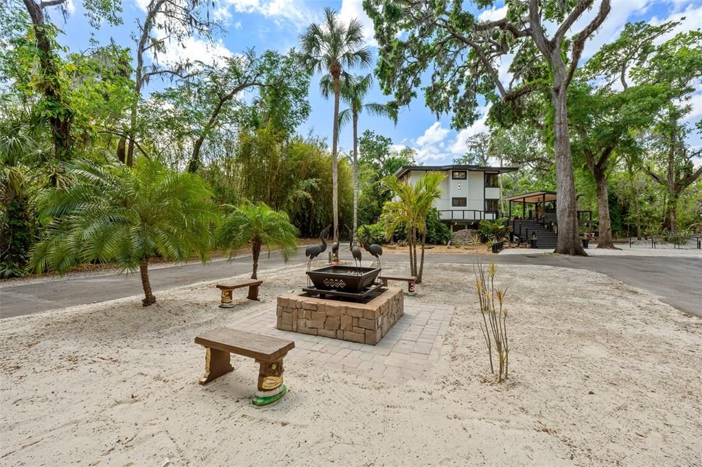 На продажу: $1,495,000 (5 спален, 3 ванн, 2083 Квадратных фут)