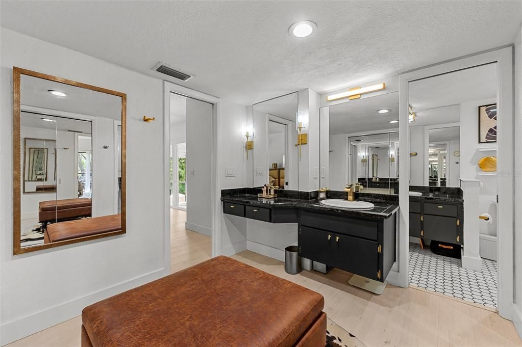 На продажу: $1,495,000 (5 спален, 3 ванн, 2083 Квадратных фут)