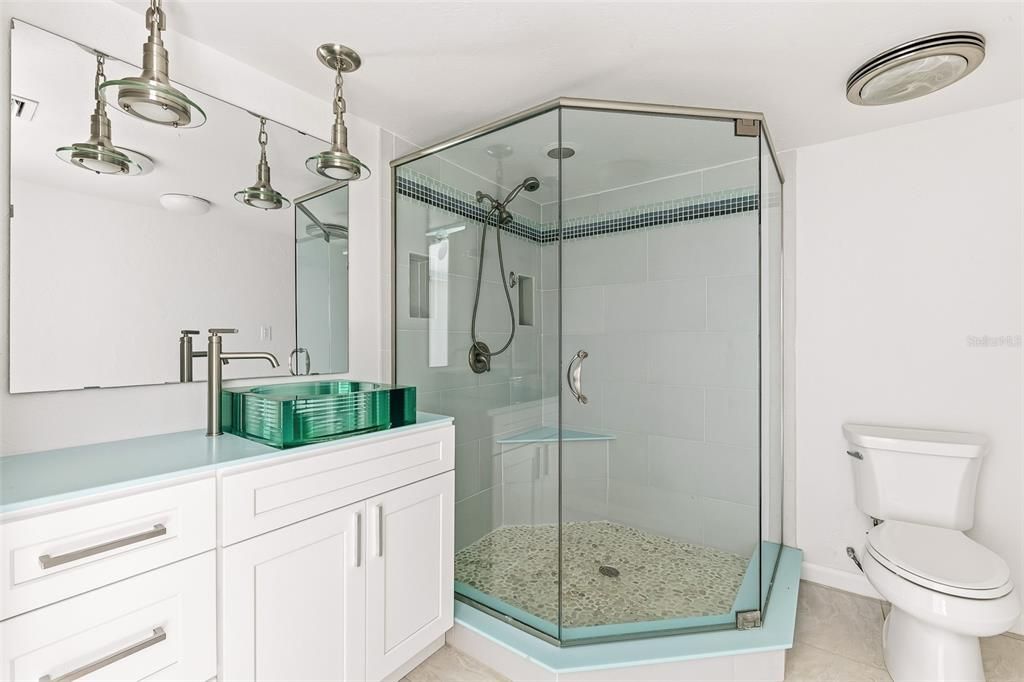 待售: $995,000 (1 贝兹, 2 浴室, 1098 平方英尺)