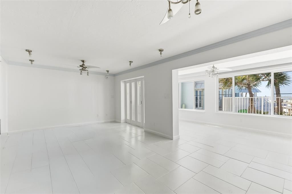 待售: $995,000 (1 贝兹, 2 浴室, 1098 平方英尺)