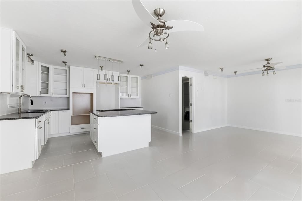 待售: $995,000 (1 贝兹, 2 浴室, 1098 平方英尺)