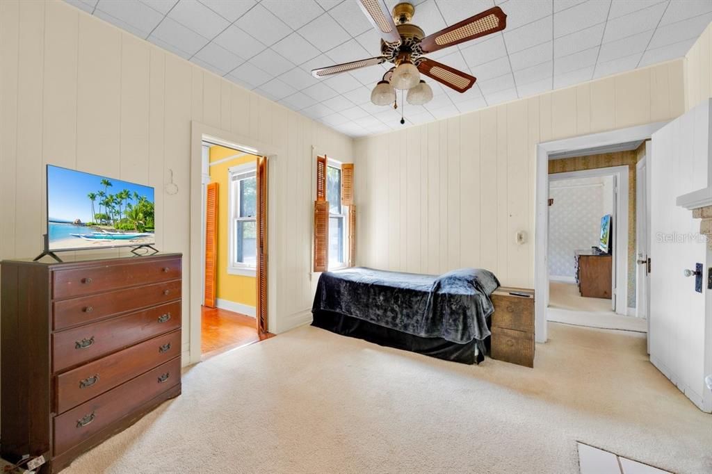 For Sale: $415,000 (3 beds, 1 baths, 1293 Square Feet)