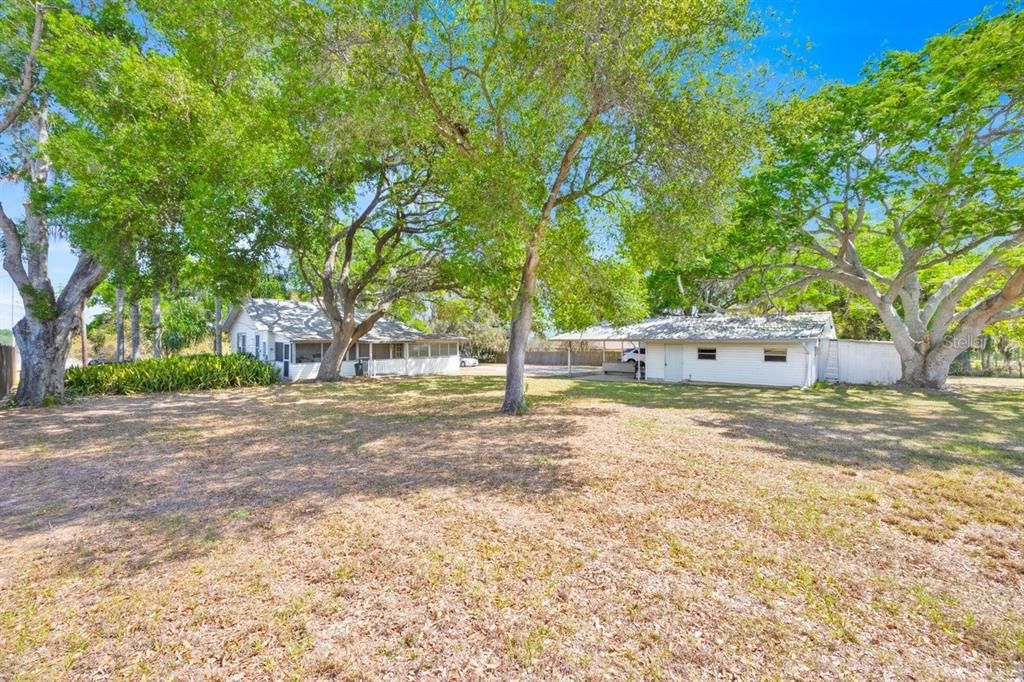 For Sale: $415,000 (3 beds, 1 baths, 1293 Square Feet)