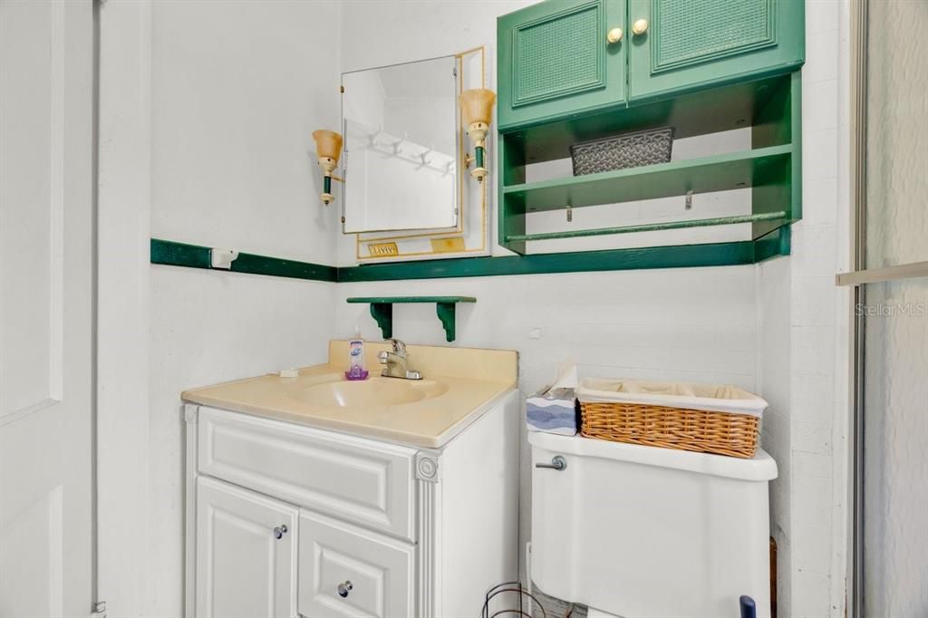 For Sale: $415,000 (3 beds, 1 baths, 1293 Square Feet)