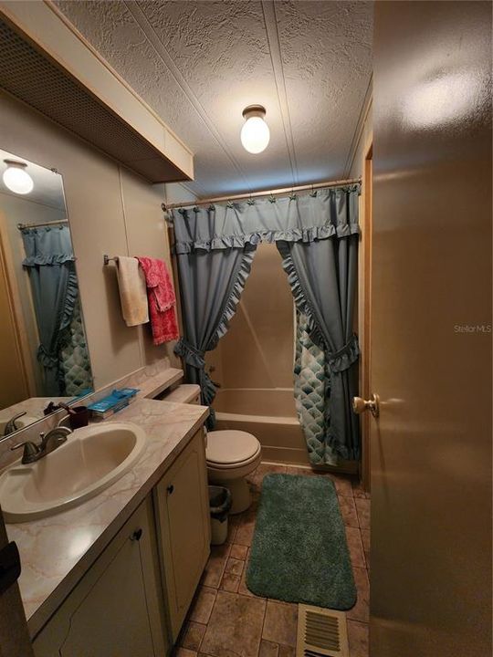 На продажу: $124,000 (2 спален, 2 ванн, 868 Квадратных фут)