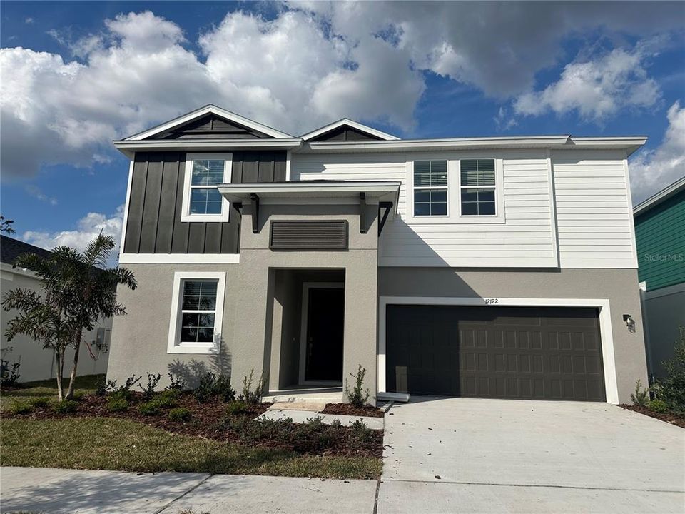 Vendido Recientemente: $570,000 (6 camas, 4 baños, 3411 Pies cuadrados)