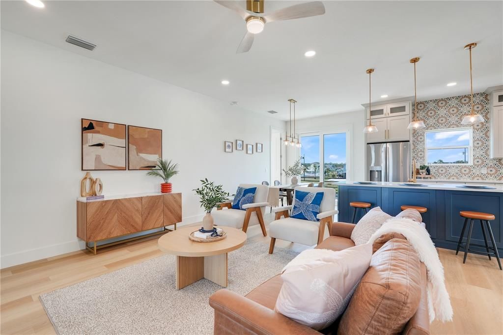 En Venta: $849,000 (4 camas, 3 baños, 2150 Pies cuadrados)