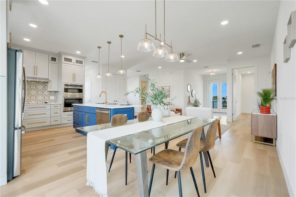 En Venta: $849,000 (4 camas, 3 baños, 2150 Pies cuadrados)