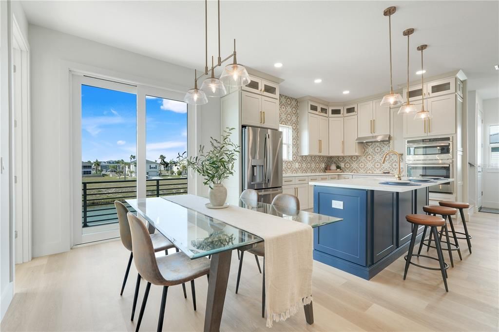 En Venta: $849,000 (4 camas, 3 baños, 2150 Pies cuadrados)