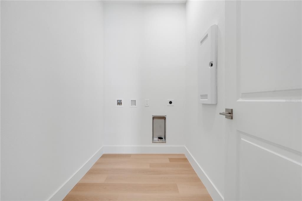 En Venta: $849,000 (4 camas, 3 baños, 2150 Pies cuadrados)