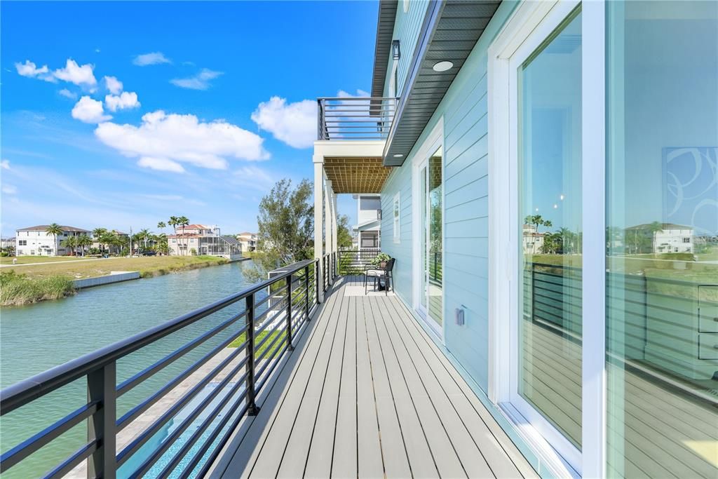 En Venta: $849,000 (4 camas, 3 baños, 2150 Pies cuadrados)