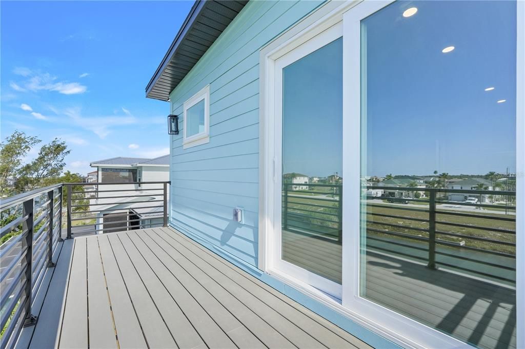 En Venta: $849,000 (4 camas, 3 baños, 2150 Pies cuadrados)