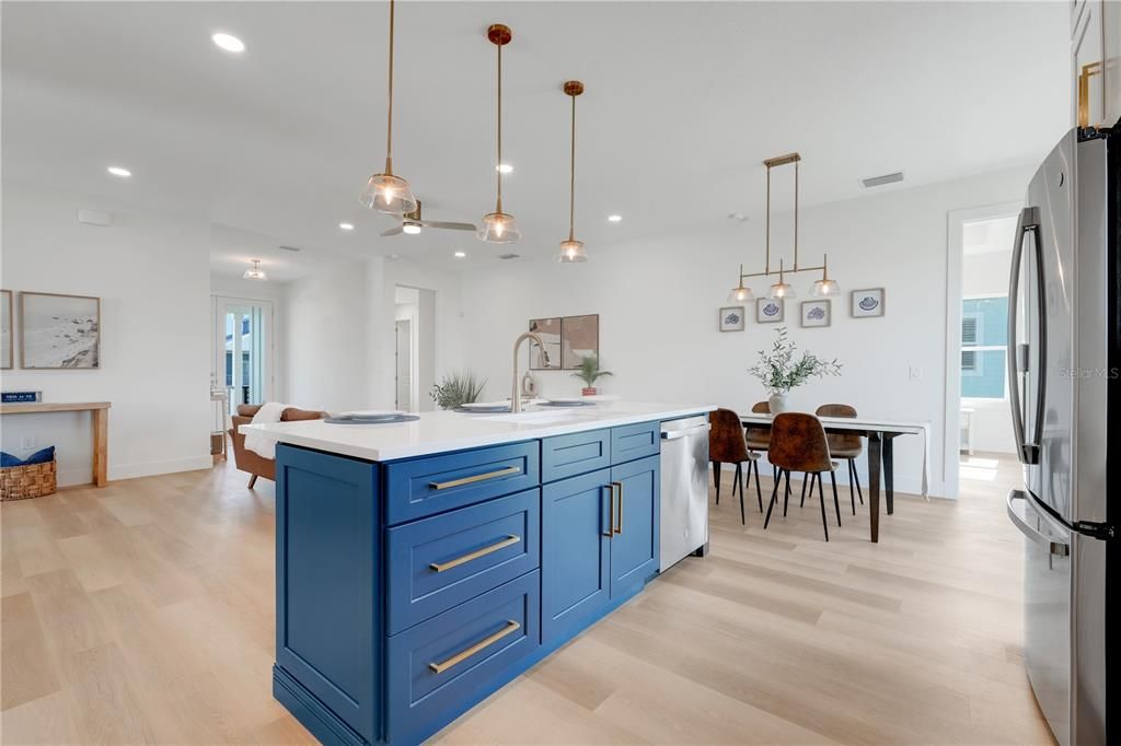 En Venta: $849,000 (4 camas, 3 baños, 2150 Pies cuadrados)