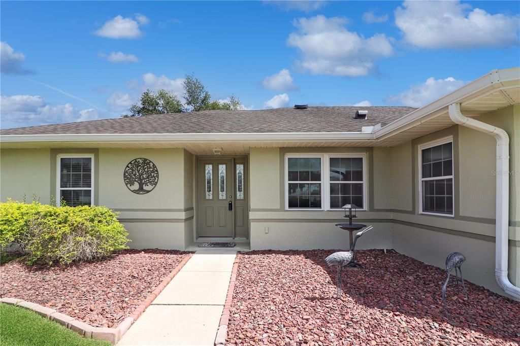 合同活跃: $344,900 (3 贝兹, 2 浴室, 1920 平方英尺)