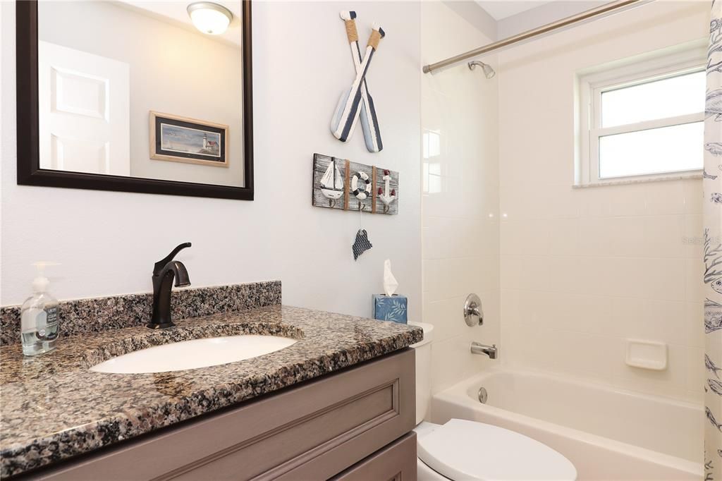 合同活跃: $344,900 (3 贝兹, 2 浴室, 1920 平方英尺)