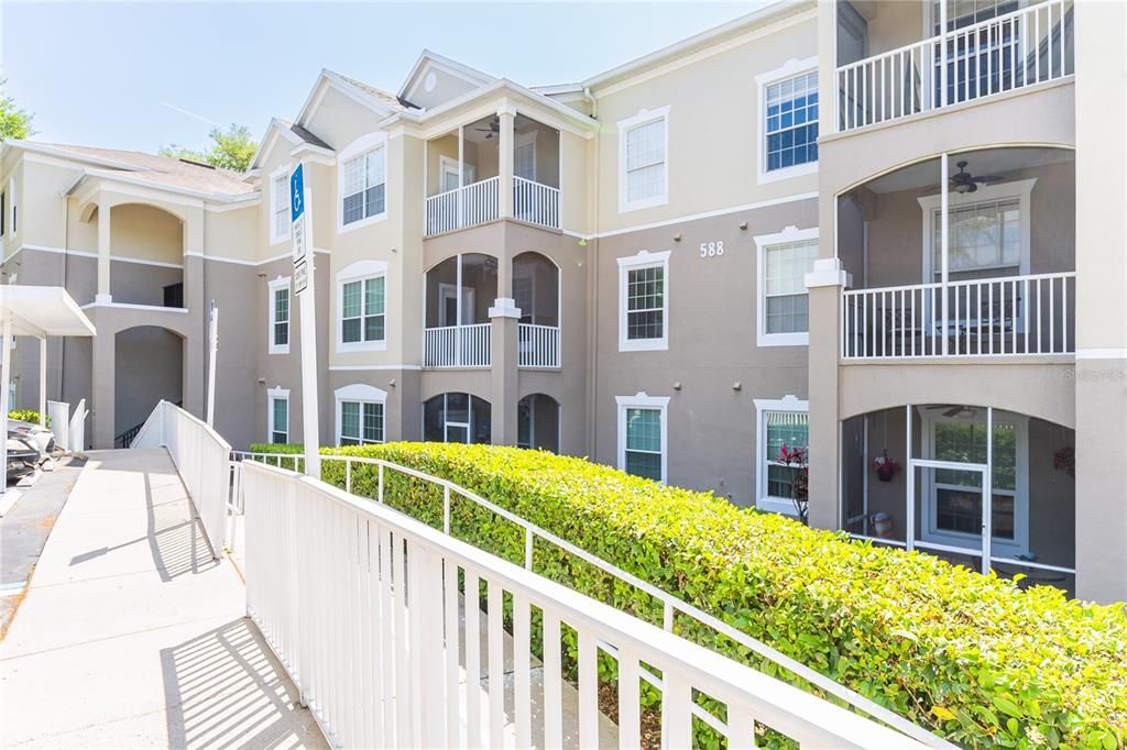 Recently Rented: $2,000 (3 beds, 2 baths, 1411 Square Feet)