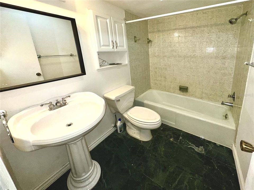 На продажу: $198,000 (3 спален, 2 ванн, 1688 Квадратных фут)