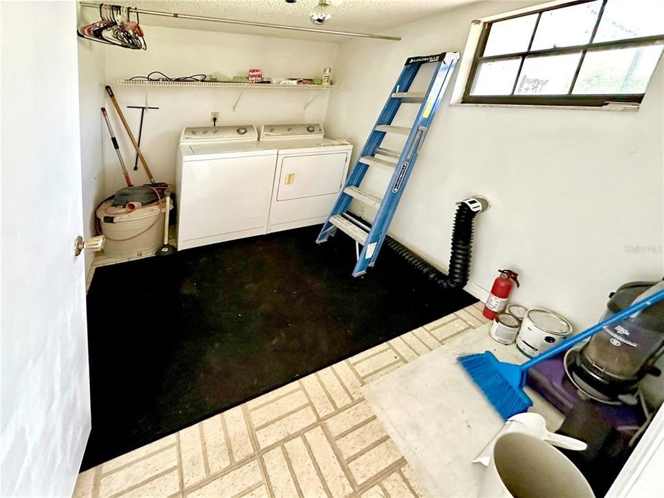 На продажу: $198,000 (3 спален, 2 ванн, 1688 Квадратных фут)