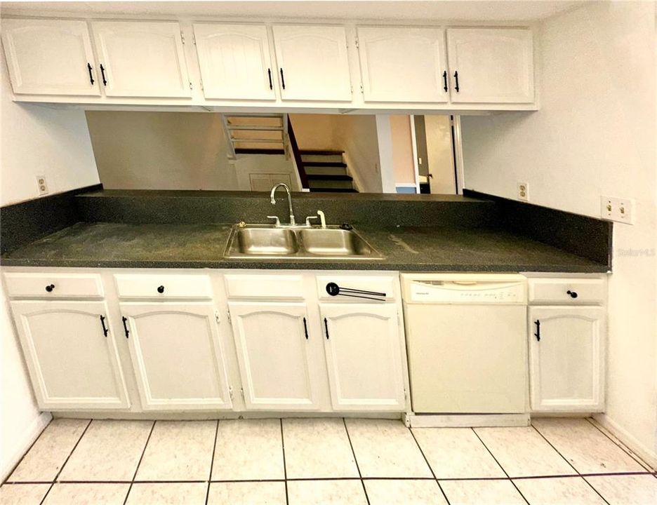 На продажу: $198,000 (3 спален, 2 ванн, 1688 Квадратных фут)