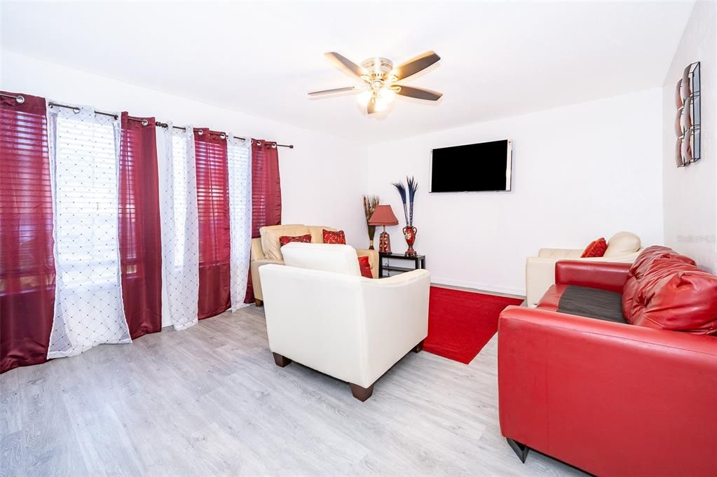 En Venta: $174,900 (3 camas, 2 baños, 1540 Pies cuadrados)