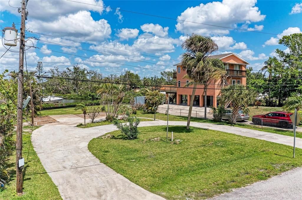 En Venta: $450,000 (0.20 acres)