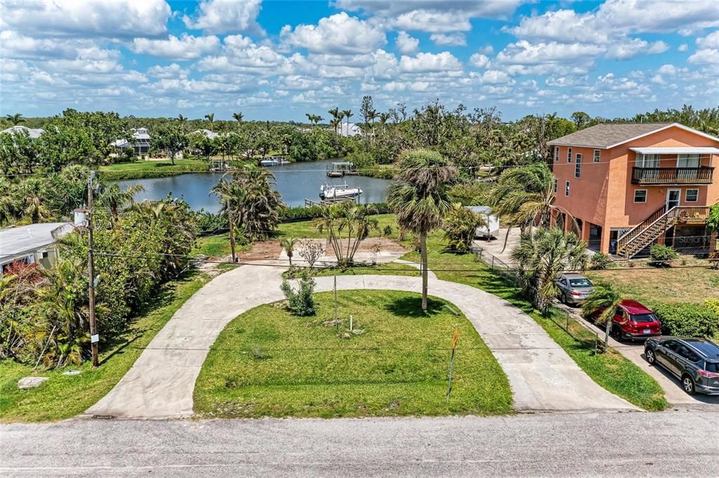 En Venta: $450,000 (0.20 acres)