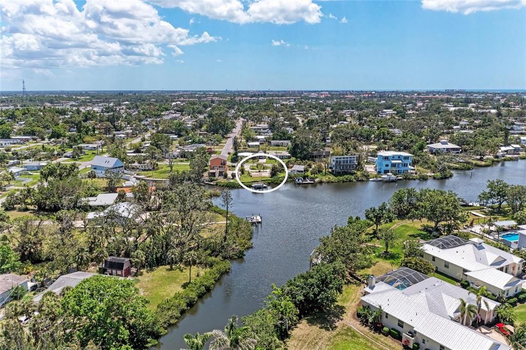 En Venta: $450,000 (0.20 acres)