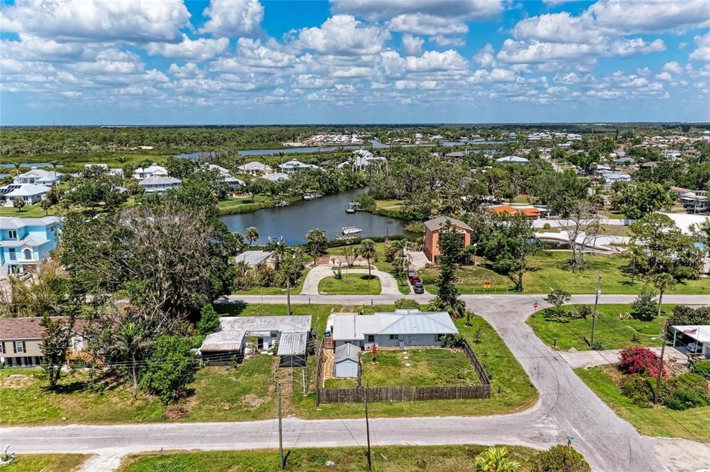 En Venta: $450,000 (0.20 acres)