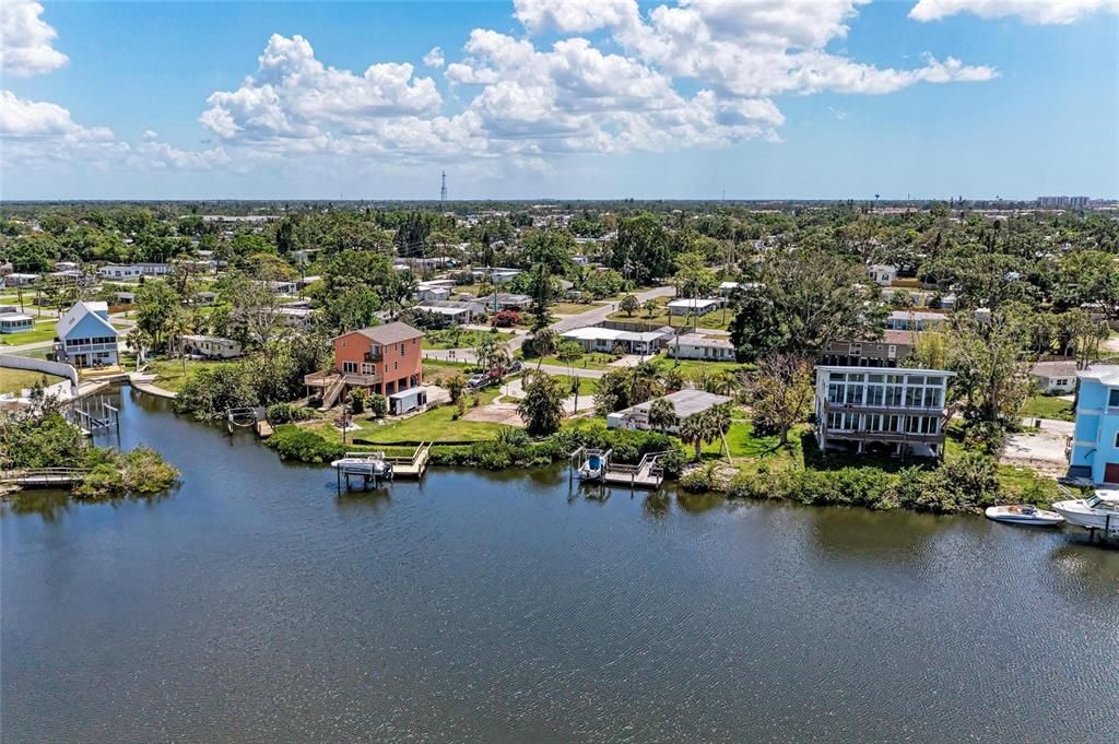 En Venta: $450,000 (0.20 acres)