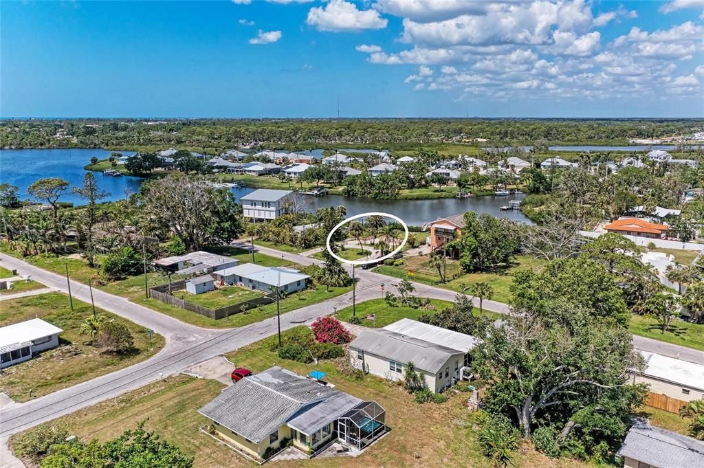 En Venta: $450,000 (0.20 acres)