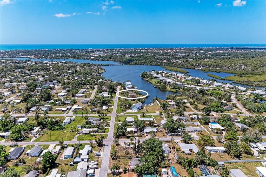 En Venta: $450,000 (0.20 acres)