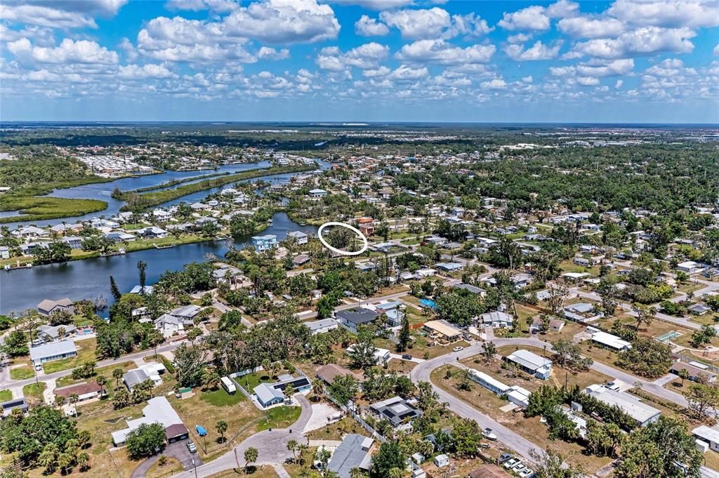 En Venta: $450,000 (0.20 acres)