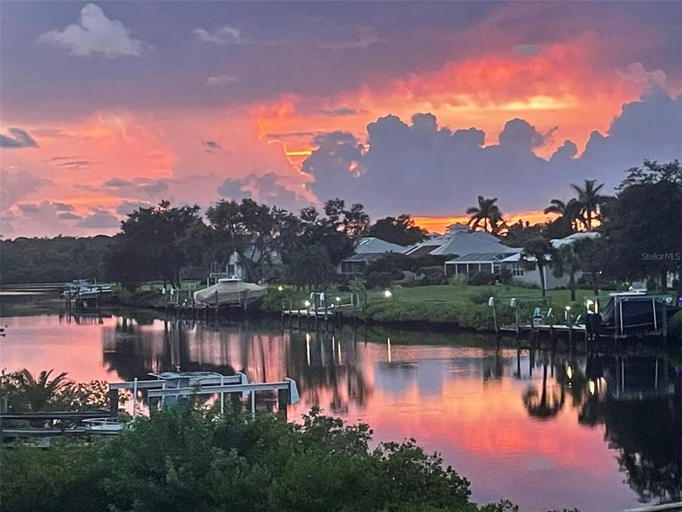 En Venta: $450,000 (0.20 acres)