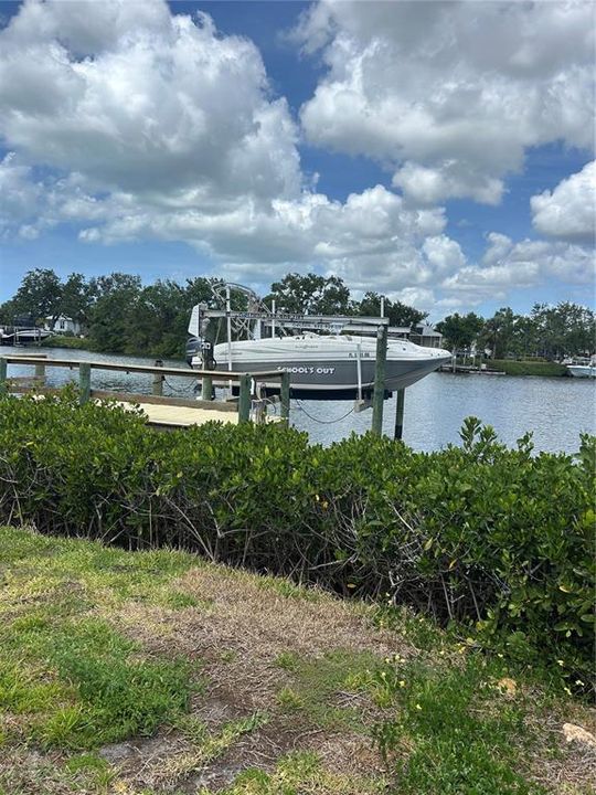 En Venta: $450,000 (0.20 acres)