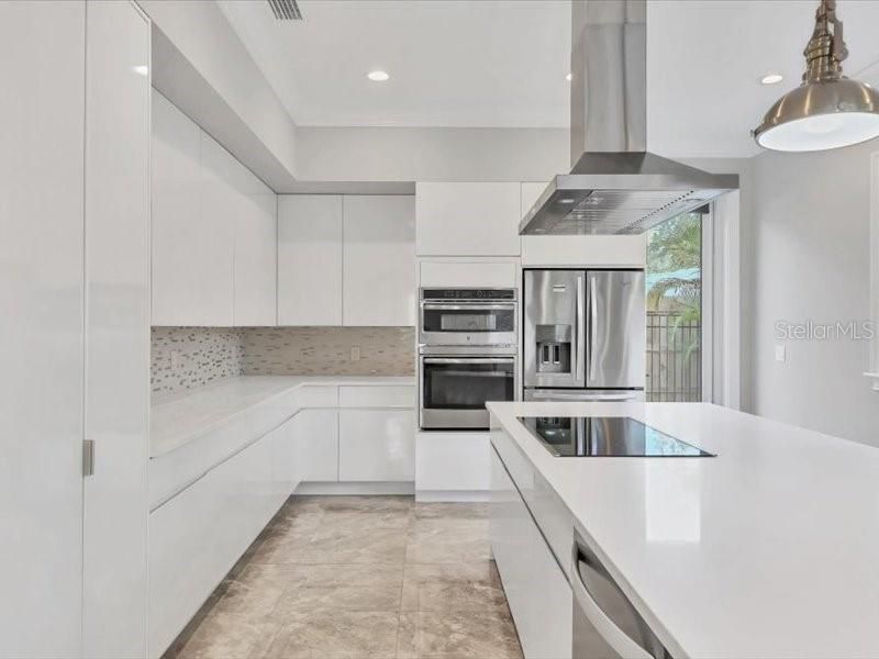 For Sale: $649,000 (4 beds, 3 baths, 2836 Square Feet)