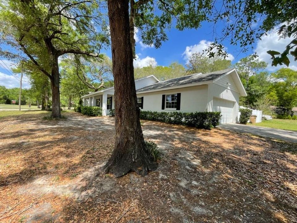 Vendido Recientemente: $370,000 (2 camas, 2 baños, 1880 Pies cuadrados)