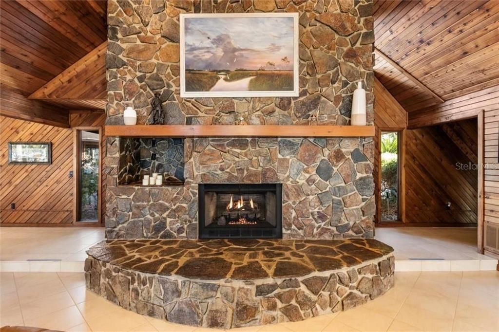 На продажу: $1,999,000 (3 спален, 3 ванн, 4069 Квадратных фут)