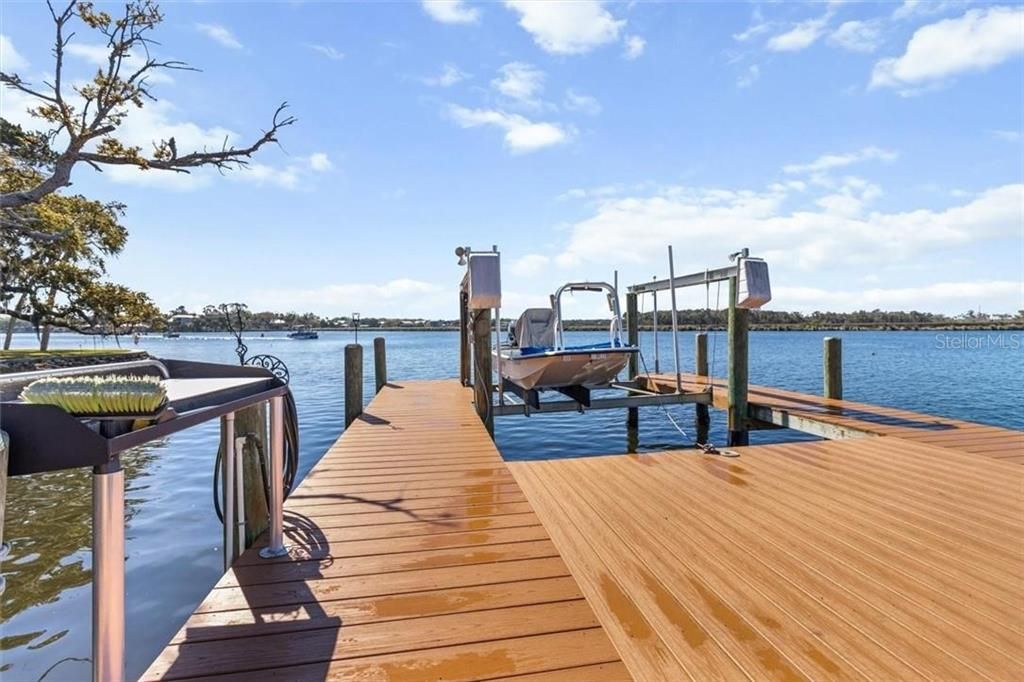 На продажу: $1,999,000 (3 спален, 3 ванн, 4069 Квадратных фут)