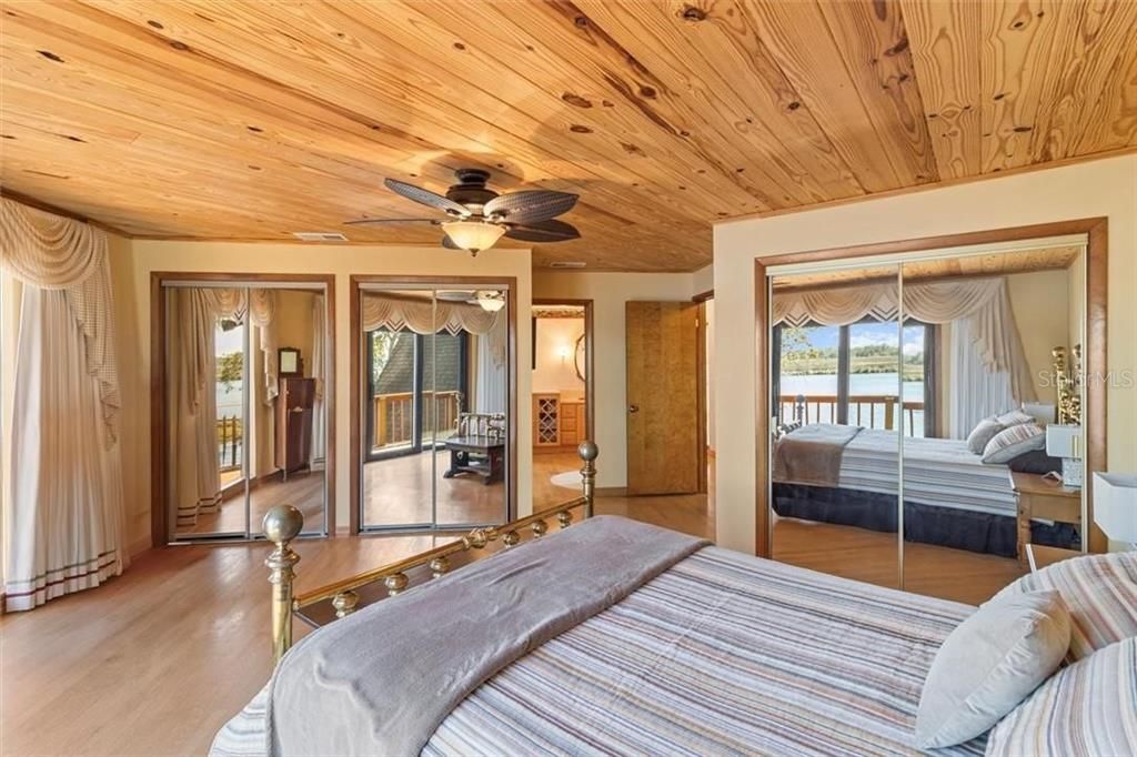 На продажу: $1,999,000 (3 спален, 3 ванн, 4069 Квадратных фут)