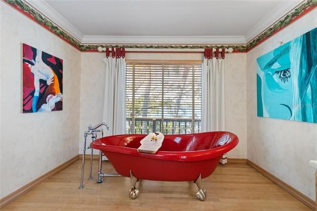 На продажу: $1,999,000 (3 спален, 3 ванн, 4069 Квадратных фут)