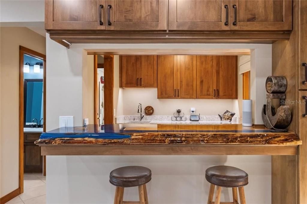 На продажу: $1,999,000 (3 спален, 3 ванн, 4069 Квадратных фут)