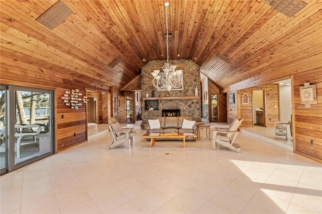 На продажу: $1,999,000 (3 спален, 3 ванн, 4069 Квадратных фут)