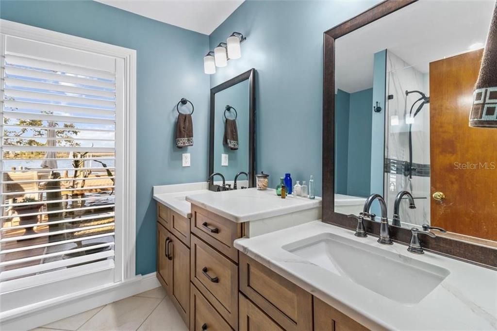 На продажу: $1,999,000 (3 спален, 3 ванн, 4069 Квадратных фут)