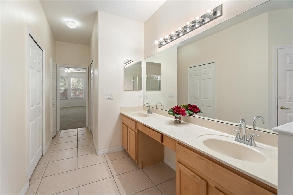 En Venta: $529,000 (4 camas, 3 baños, 2090 Pies cuadrados)