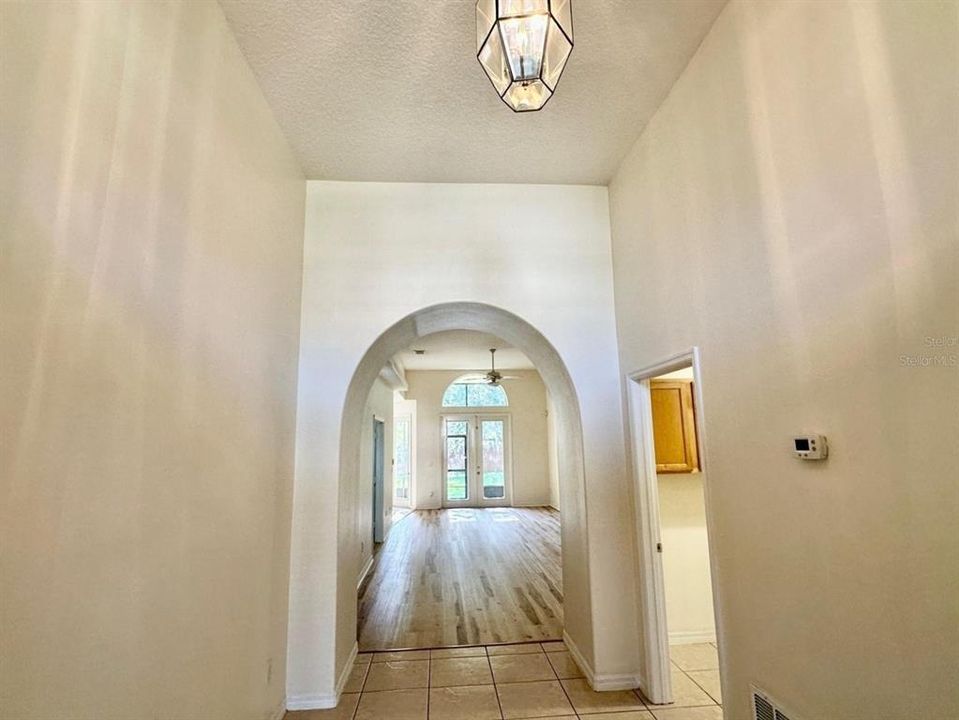 En Venta: $529,000 (4 camas, 3 baños, 2090 Pies cuadrados)