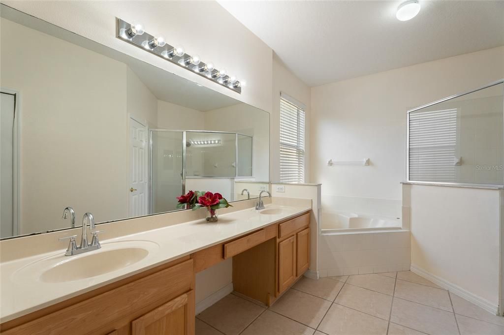 En Venta: $529,000 (4 camas, 3 baños, 2090 Pies cuadrados)